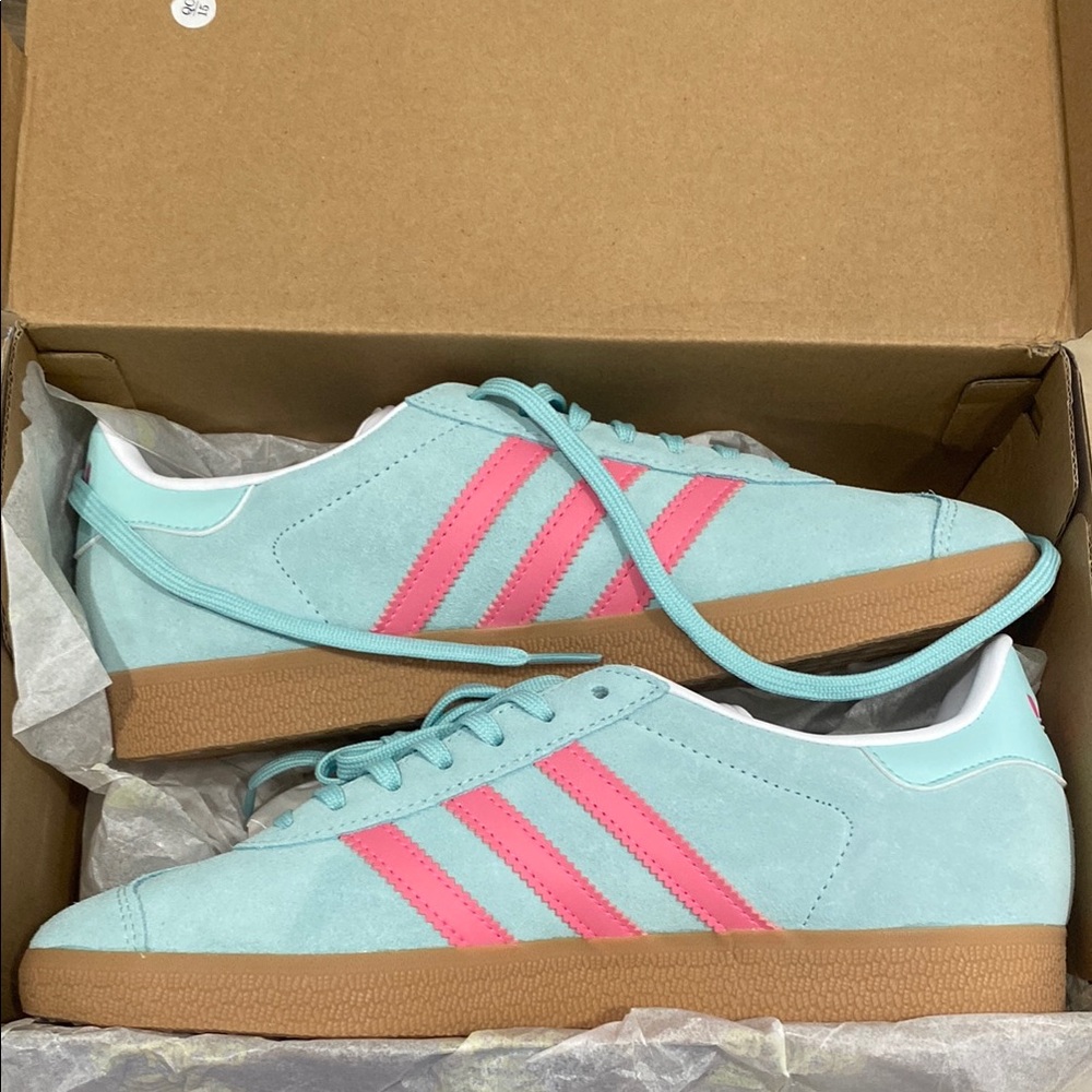 New Adidas Gazelle Aqua size 7.5